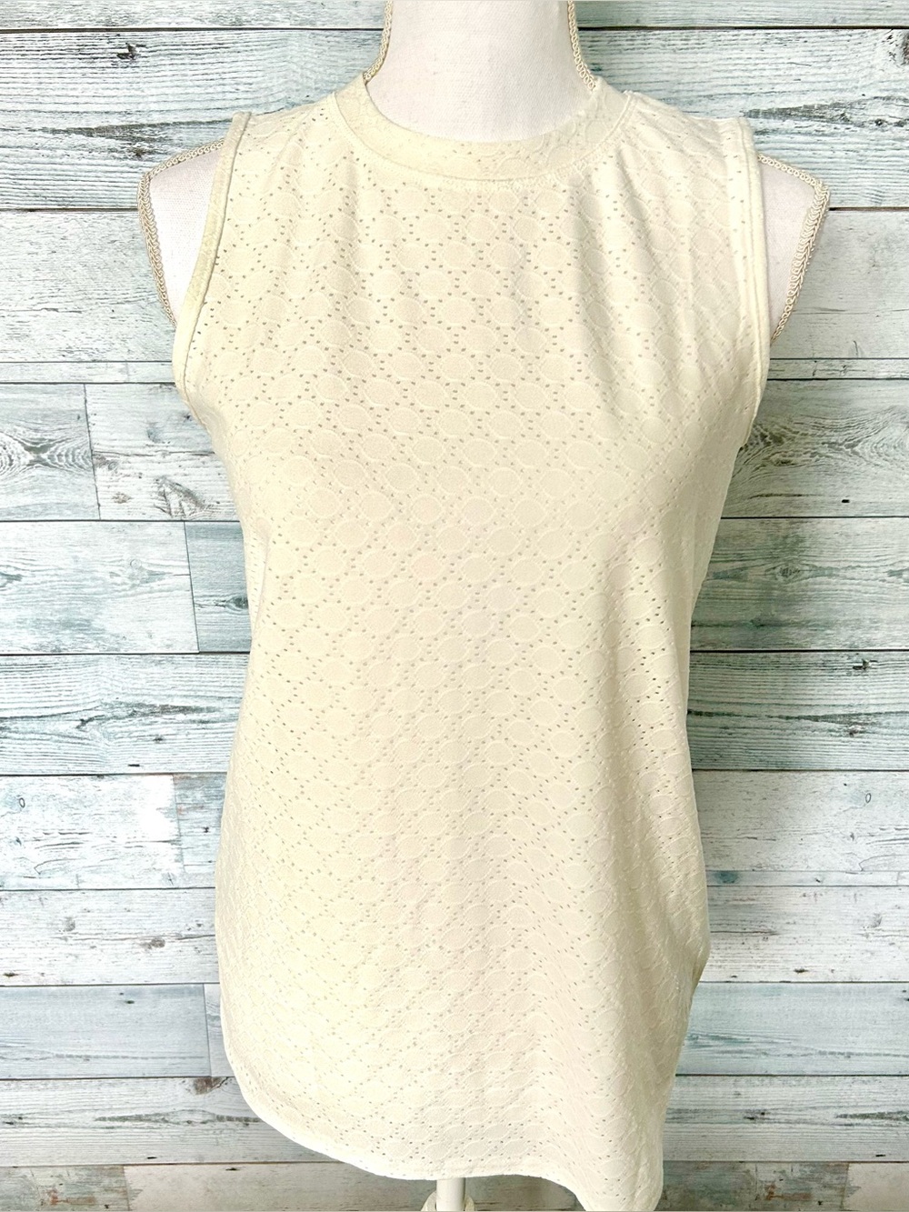Sleeveless Eyelet Tank Top in White